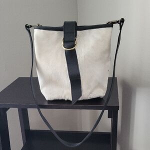 Elegant Black and White Women's Shoulder Bag